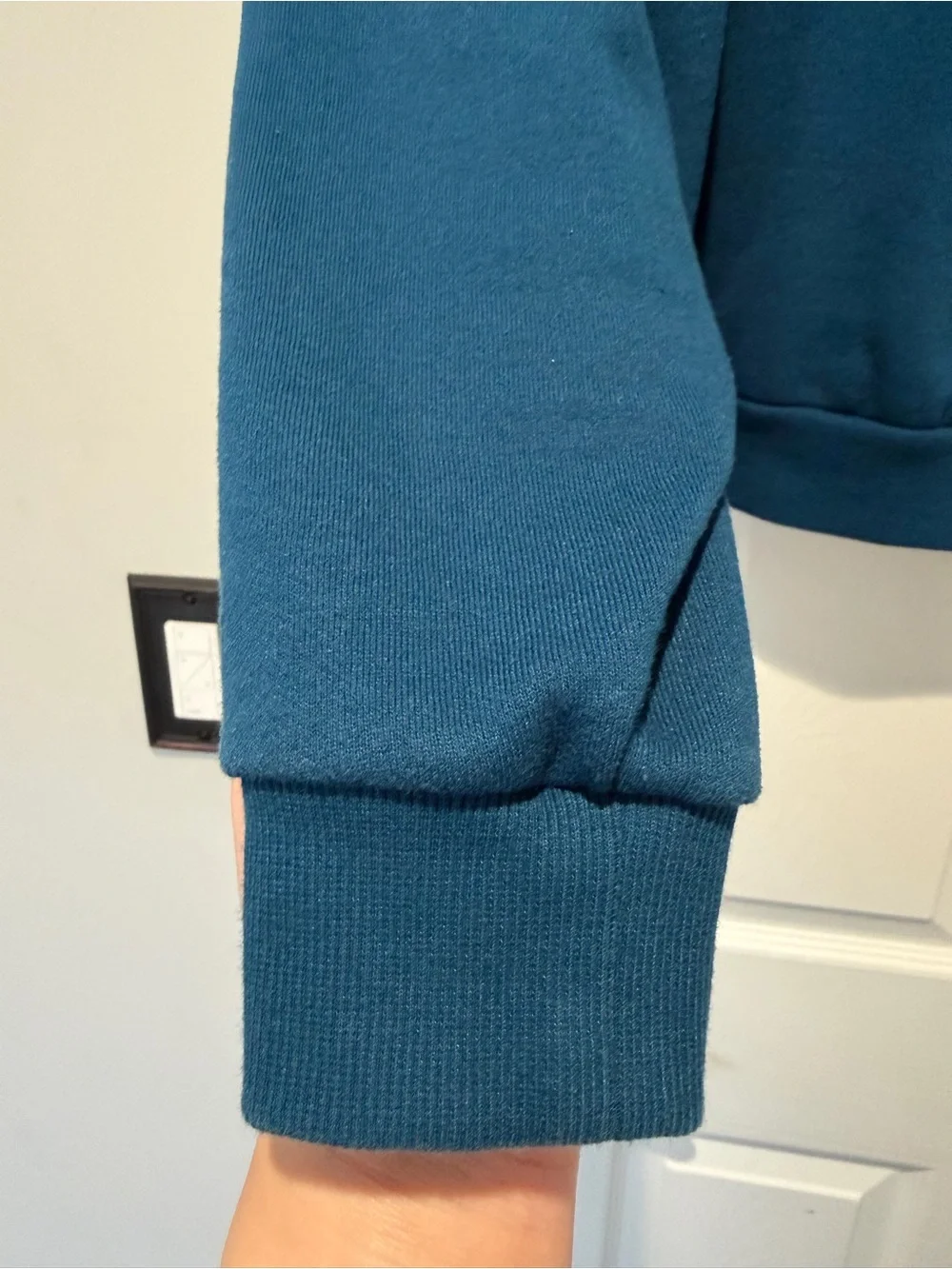Auth. ✅ RARE ALO Yoga “Eclipse Blue” Accolade Hoodie Size Medium 💙
